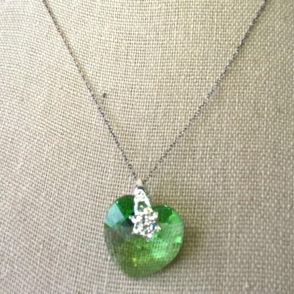 Sterling Silver Green Heart Pendant Necklace - Picture 1 of 7